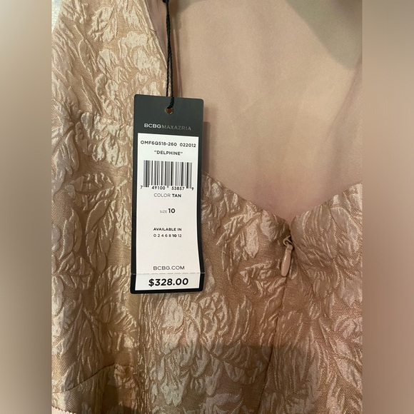 Dress - Picture 4 of 4